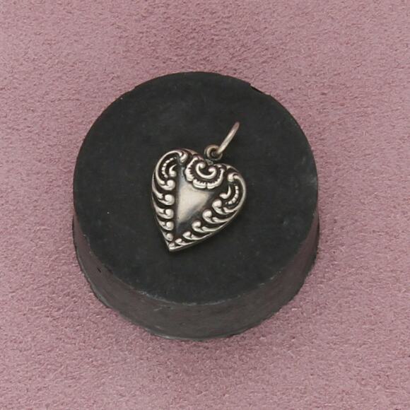 sterling silver vintage wwii scroll puffy heart charm pendant - Picture 1 of 3